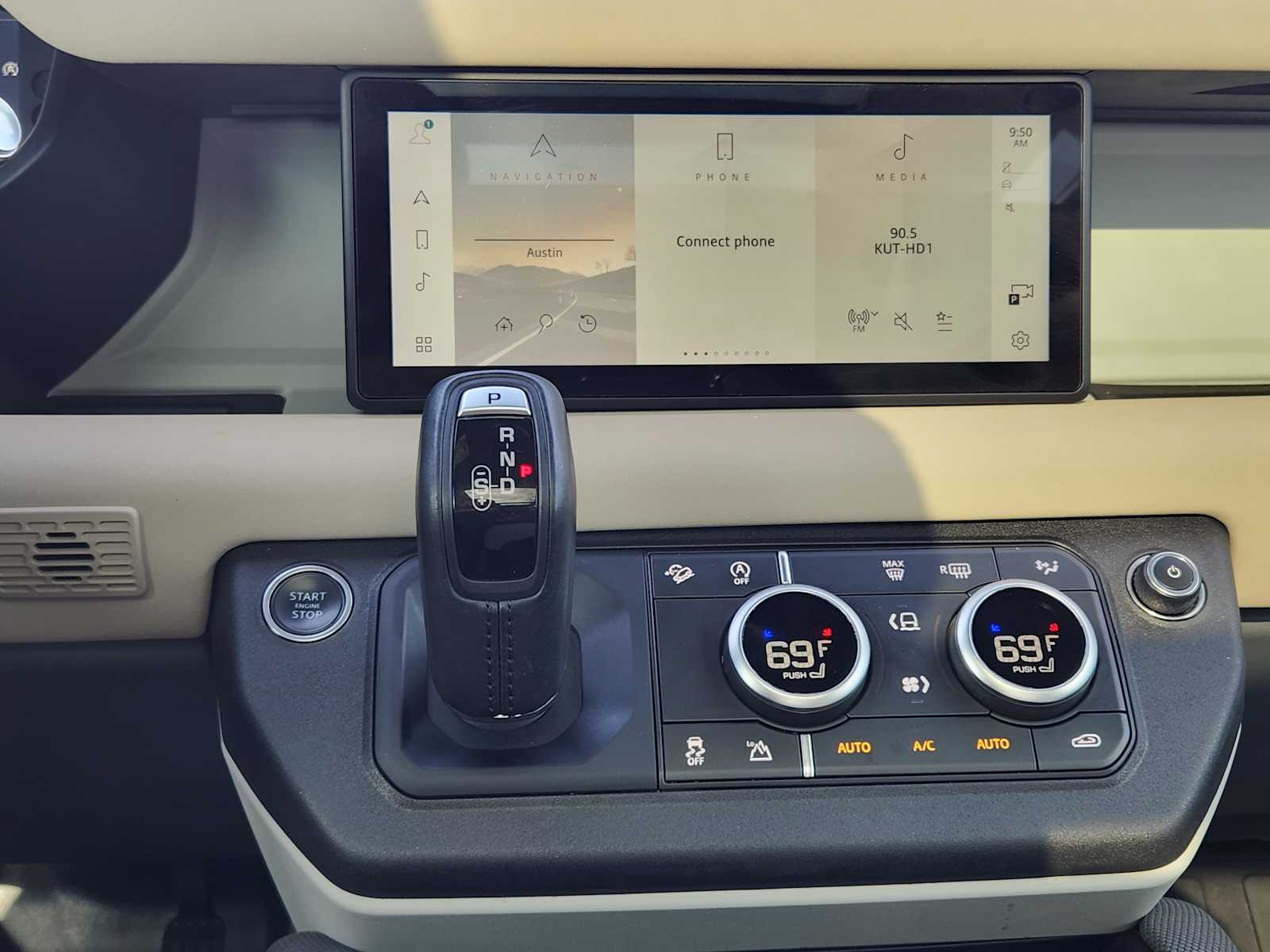 2022 Land Rover Defender X-Dynamic S photo 21