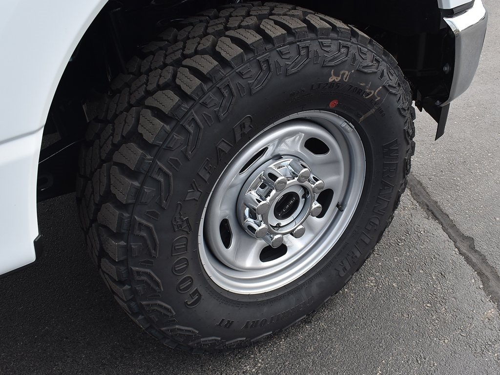 2025 Ford F-250 XL photo 8
