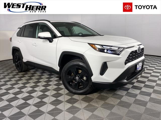2022 Toyota RAV4 XLE's photo