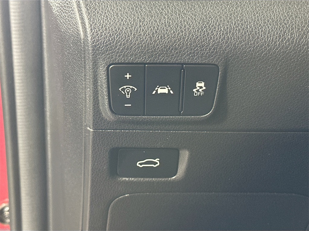 2022 Kia K5 GT-Line photo 12