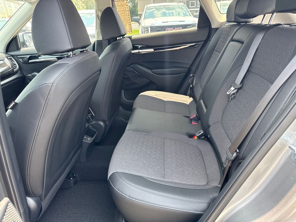 2025 Kia Seltos S photo 19