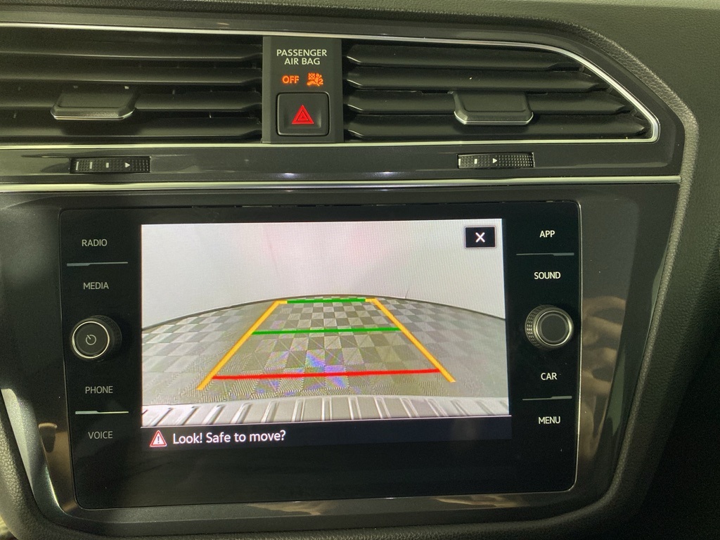 2023 Volkswagen Tiguan SE R-Line Black photo 9
