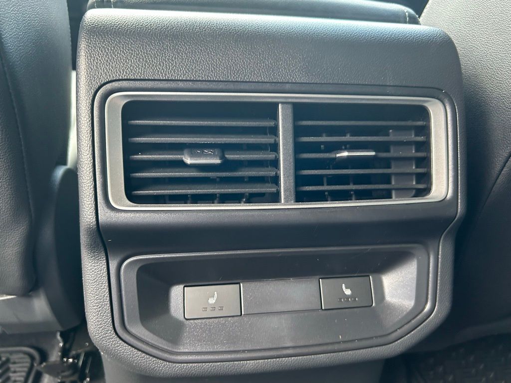 2026 Volkswagen Atlas Cross Sport SEL R-Line photo 41
