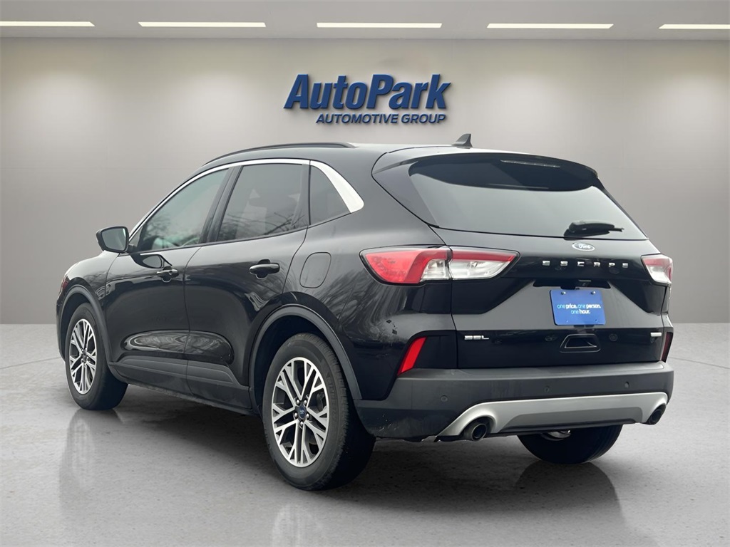 2020 Ford Escape SEL photo 4