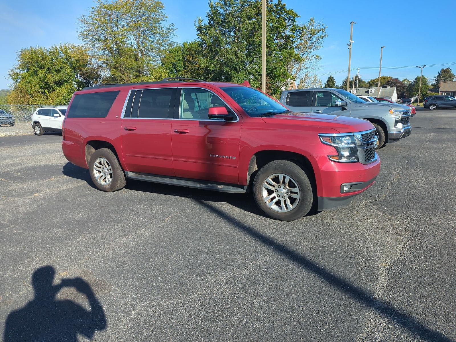2015 Chevrolet Suburban LT photo 2