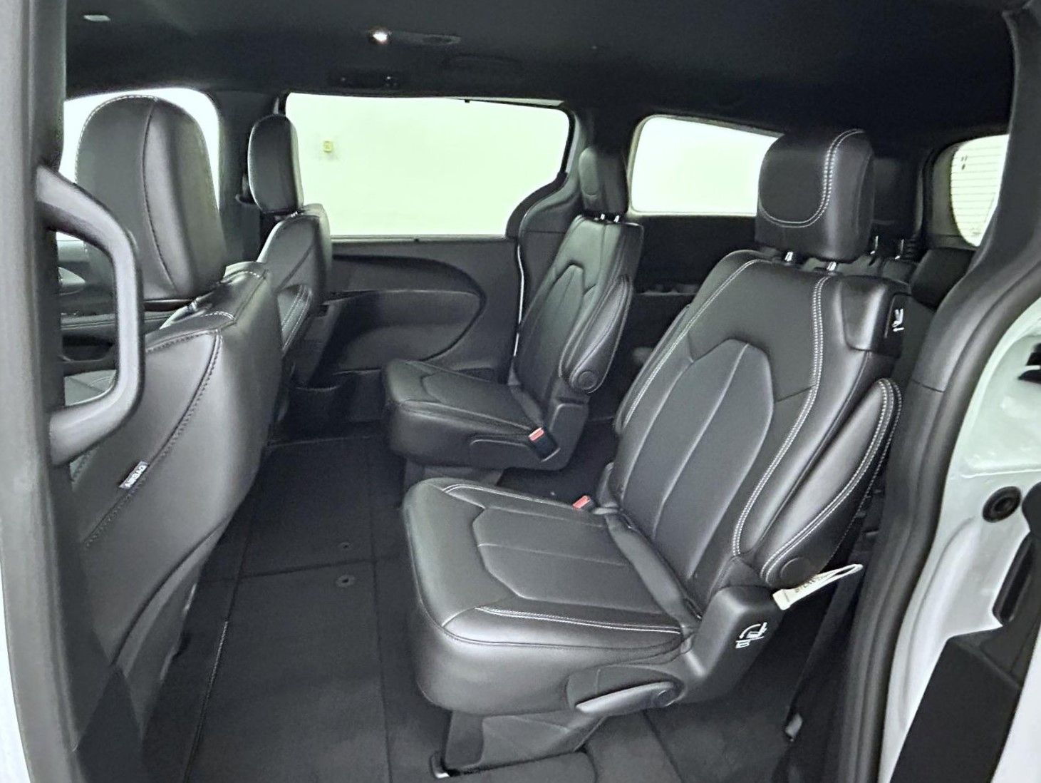 2026 Chrysler Voyager LX photo 20