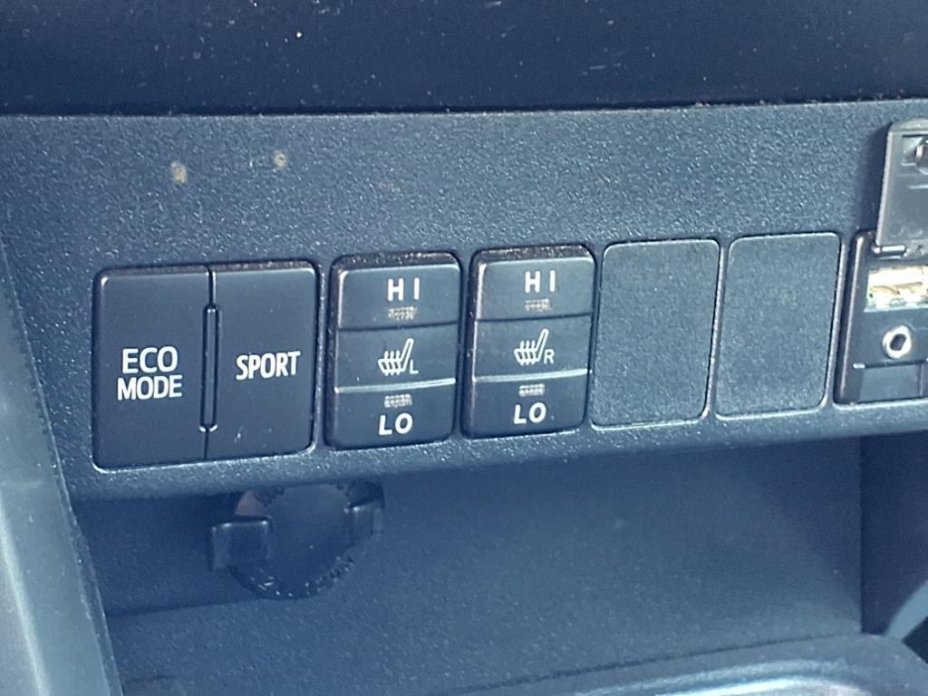 2017 Toyota RAV4 SE photo 12