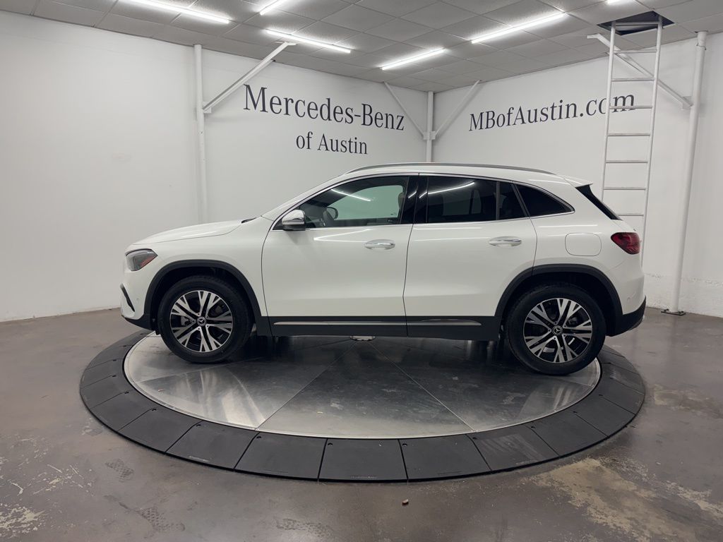 2026 Mercedes Benz GLA 250 4MATIC photo 4