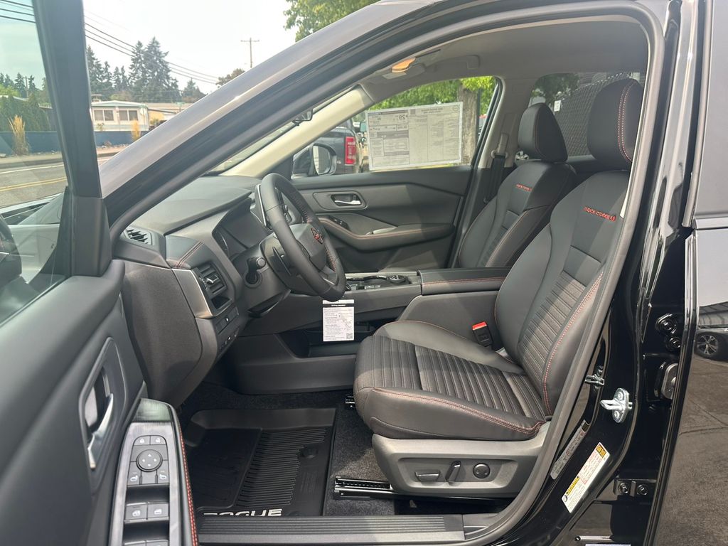 2026 Nissan Rogue SV photo 14