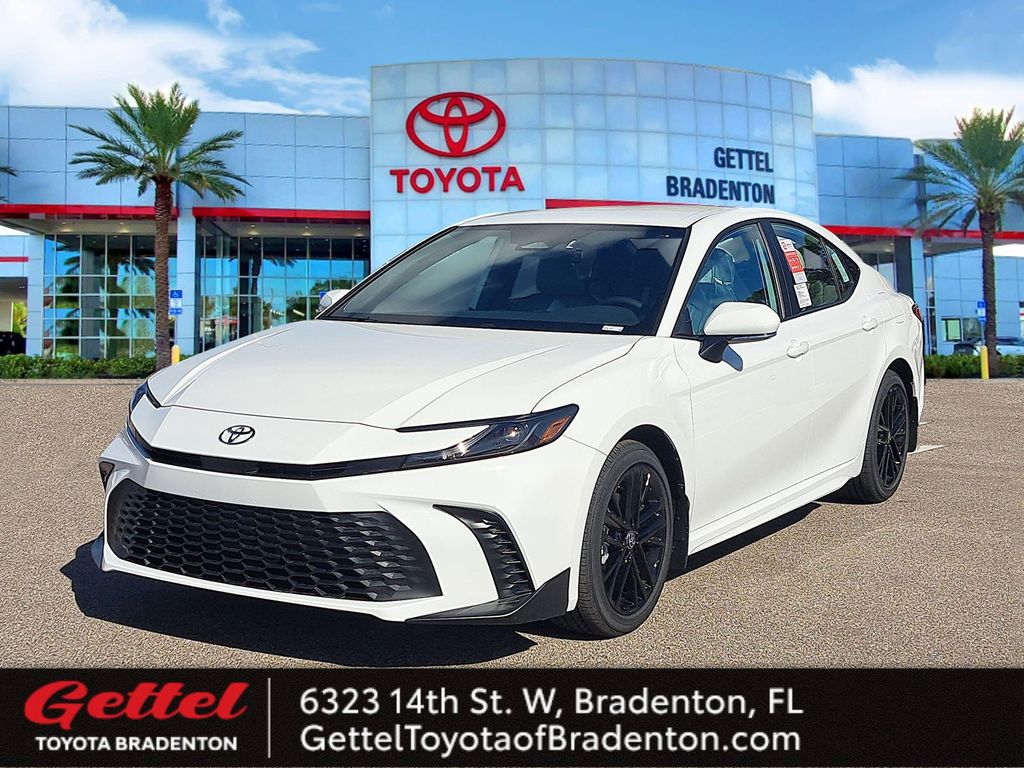 2026 Toyota Camry SE's photo