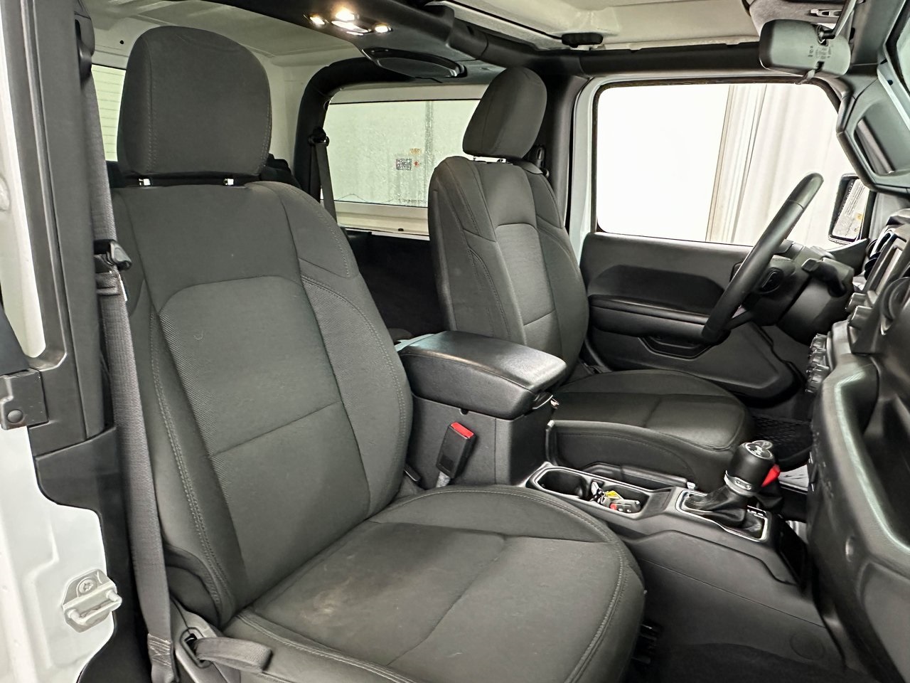 2021 Jeep Wrangler Sport S photo 18