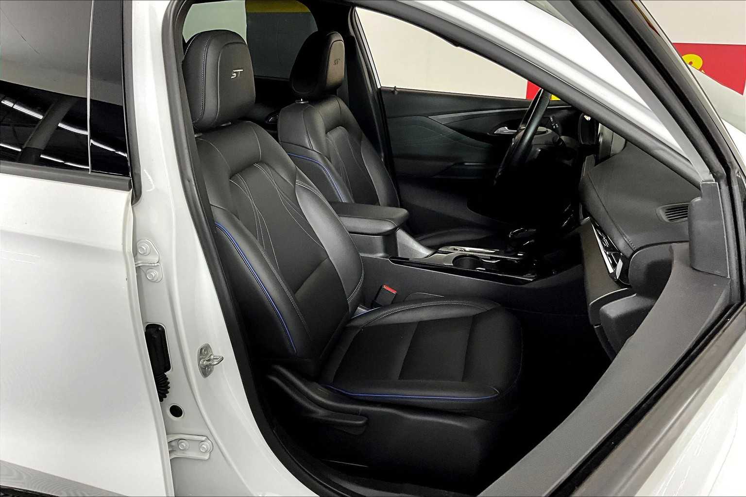 2024 Buick Envista ST photo 8