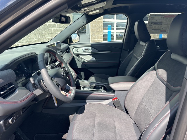 2025 Ford Explorer ST photo 10