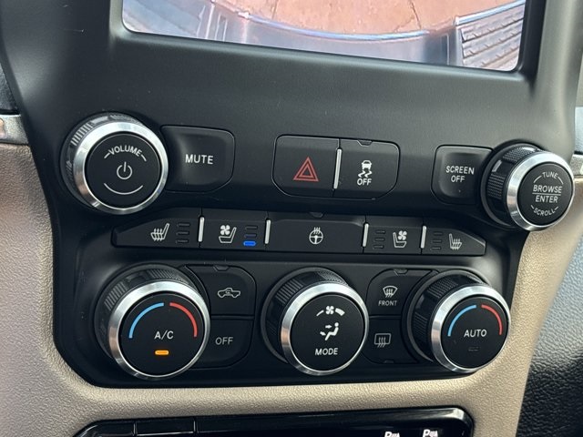 2022 Ram 3500 Laramie photo 37