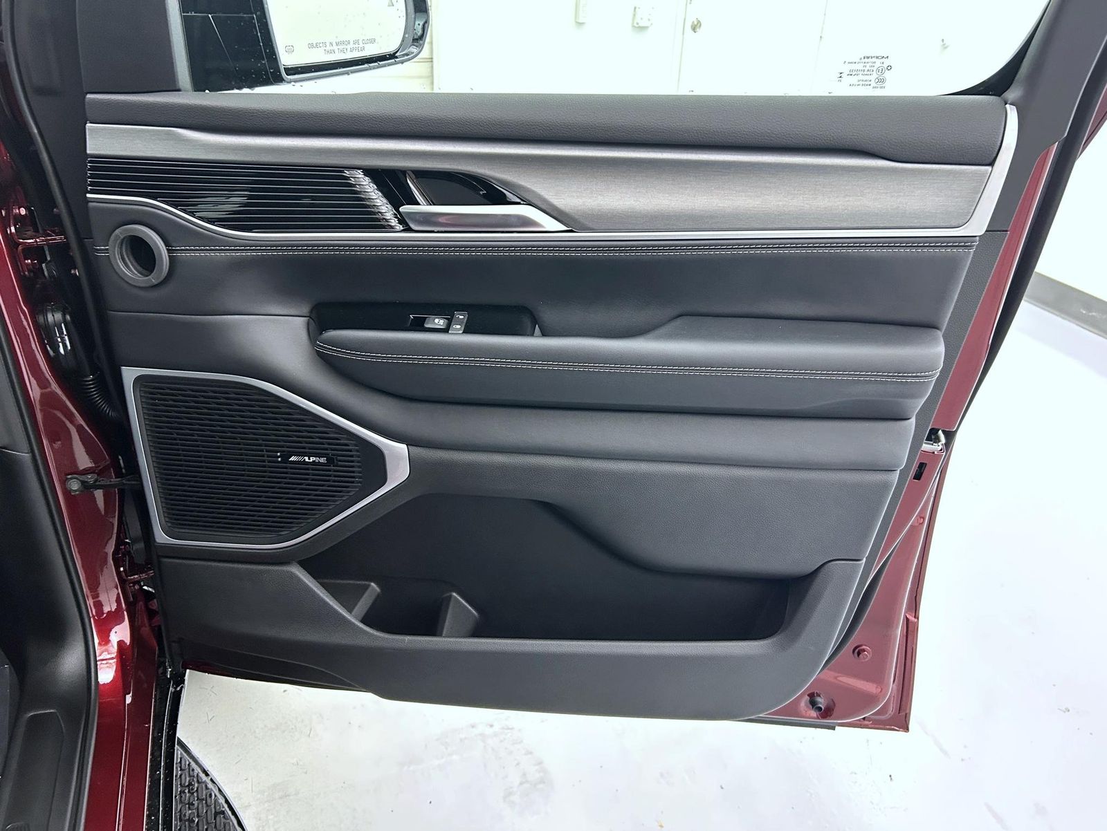 2025 Jeep Wagoneer Series II photo 15