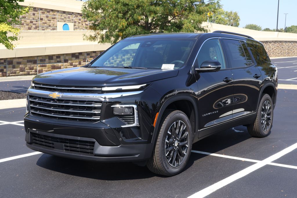 2026 Chevrolet Traverse LT's photo