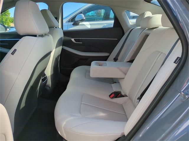 2025 Hyundai Sonata Hybrid SEL photo 13