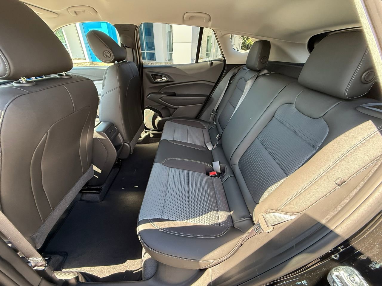 2025 Chevrolet Trax LT photo 25