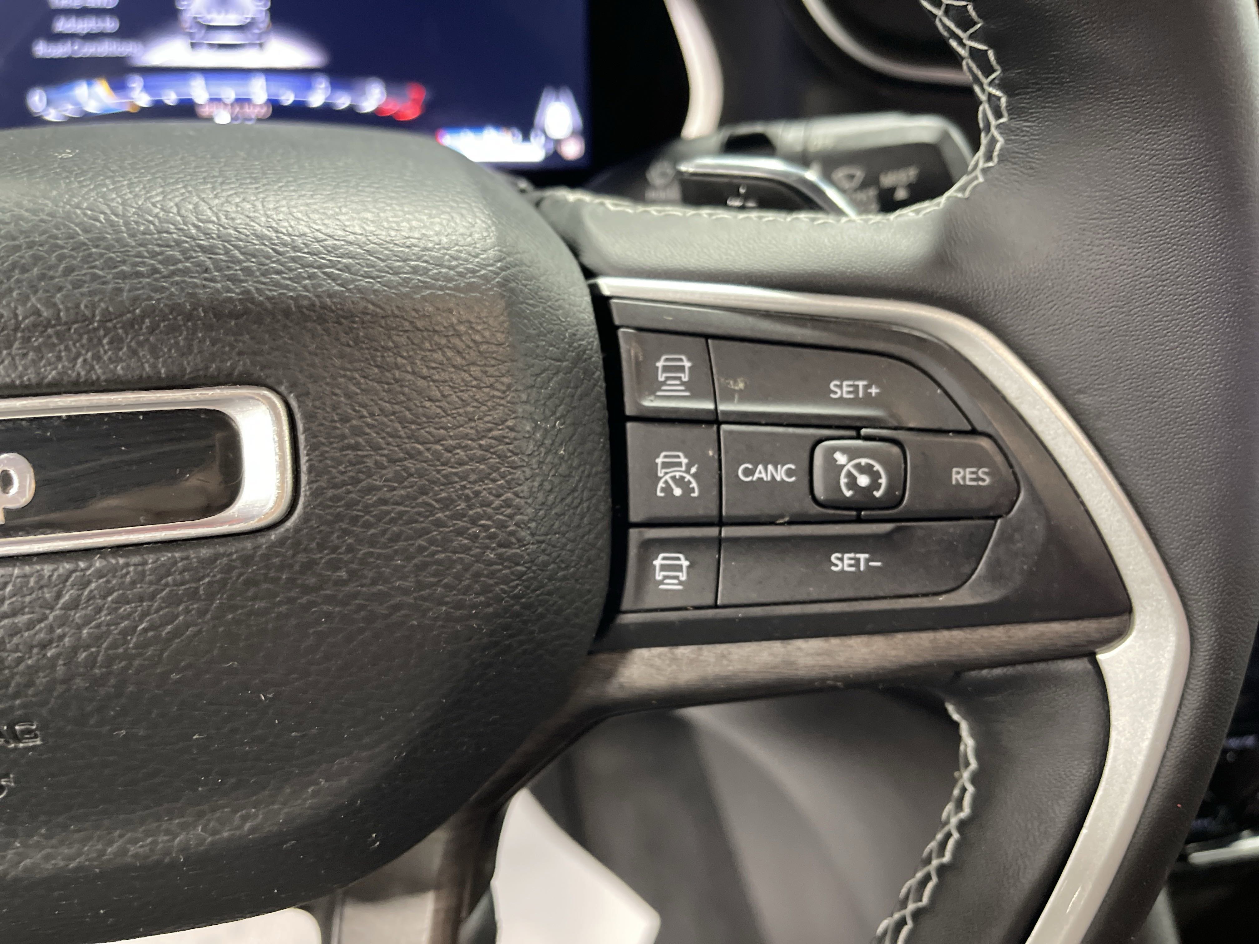 2022 Jeep Grand Cherokee Limited photo 3