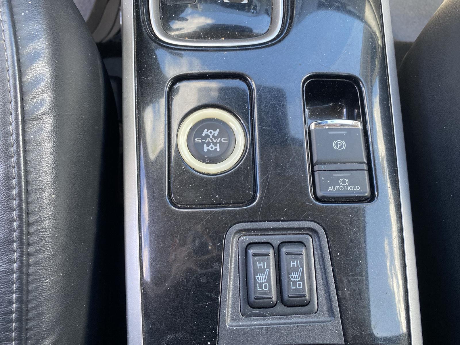 2020 Mitsubishi Outlander SEL photo 18