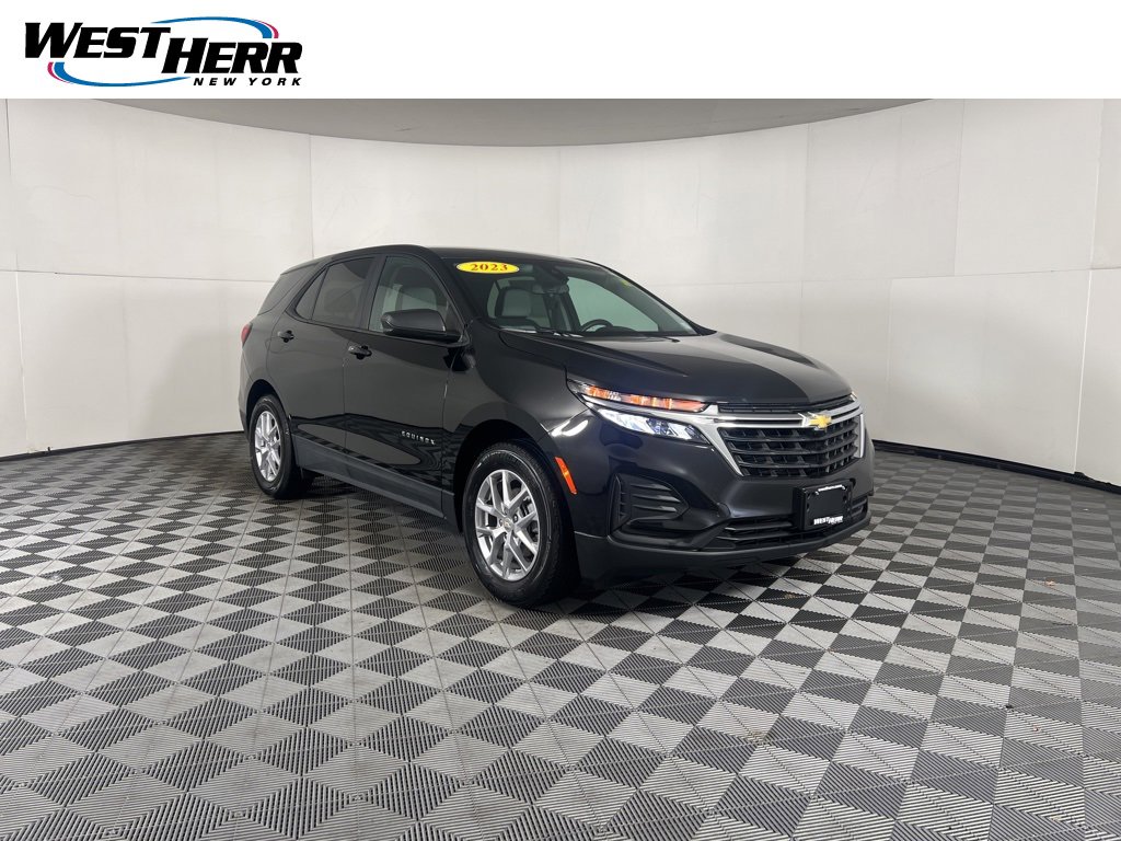 2023 Chevrolet Equinox LS's photo