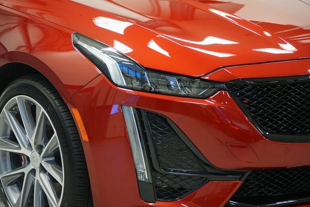 2023 Cadillac CT5 V photo 9