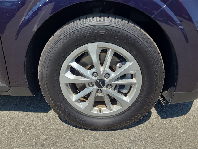 2022 Kia Carnival LXS photo 5
