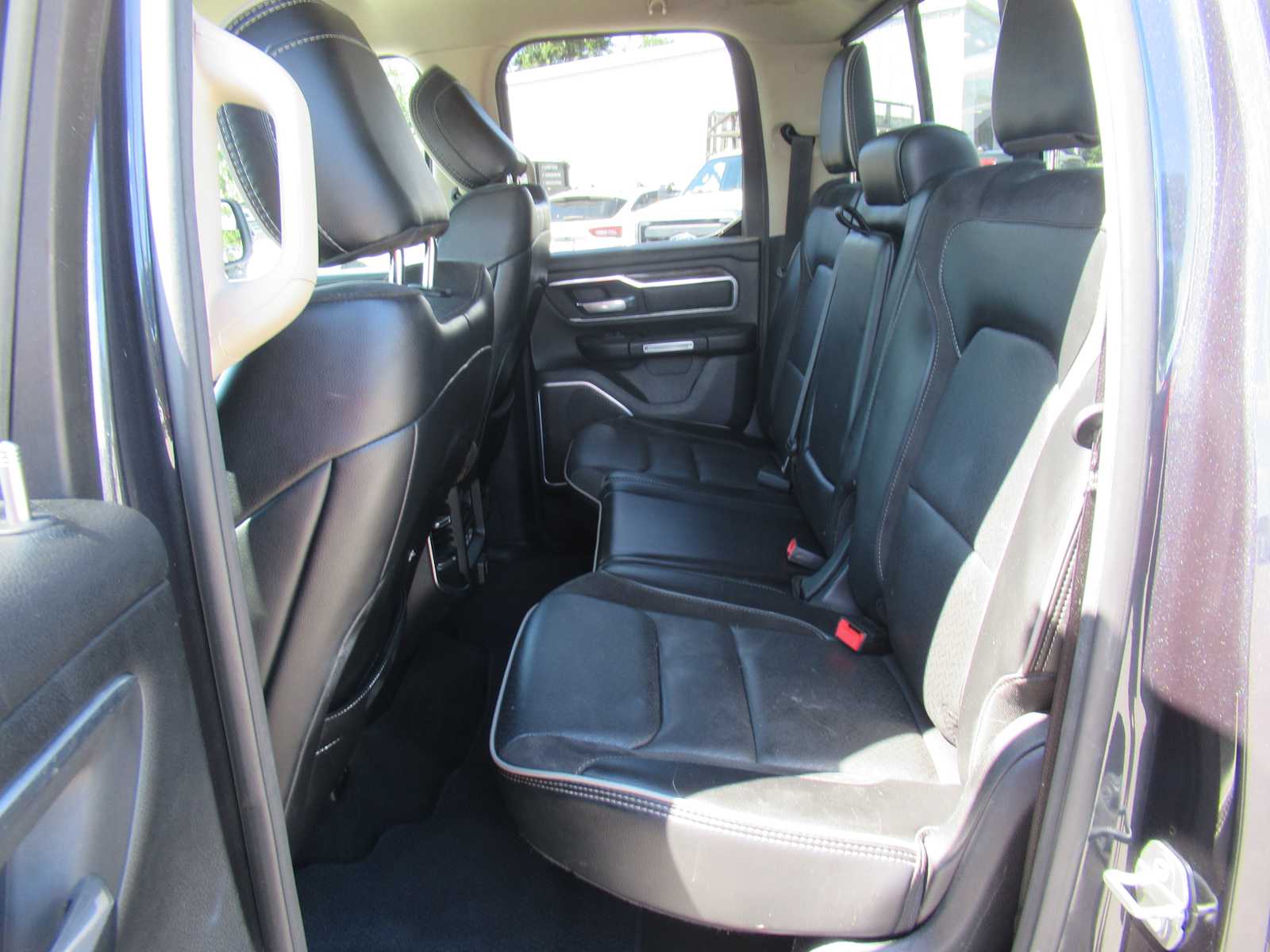 2020 Ram 1500 Laramie photo 18