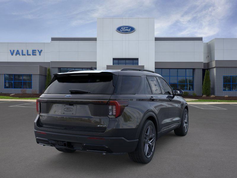 2025 Ford Explorer ST-Line photo 4