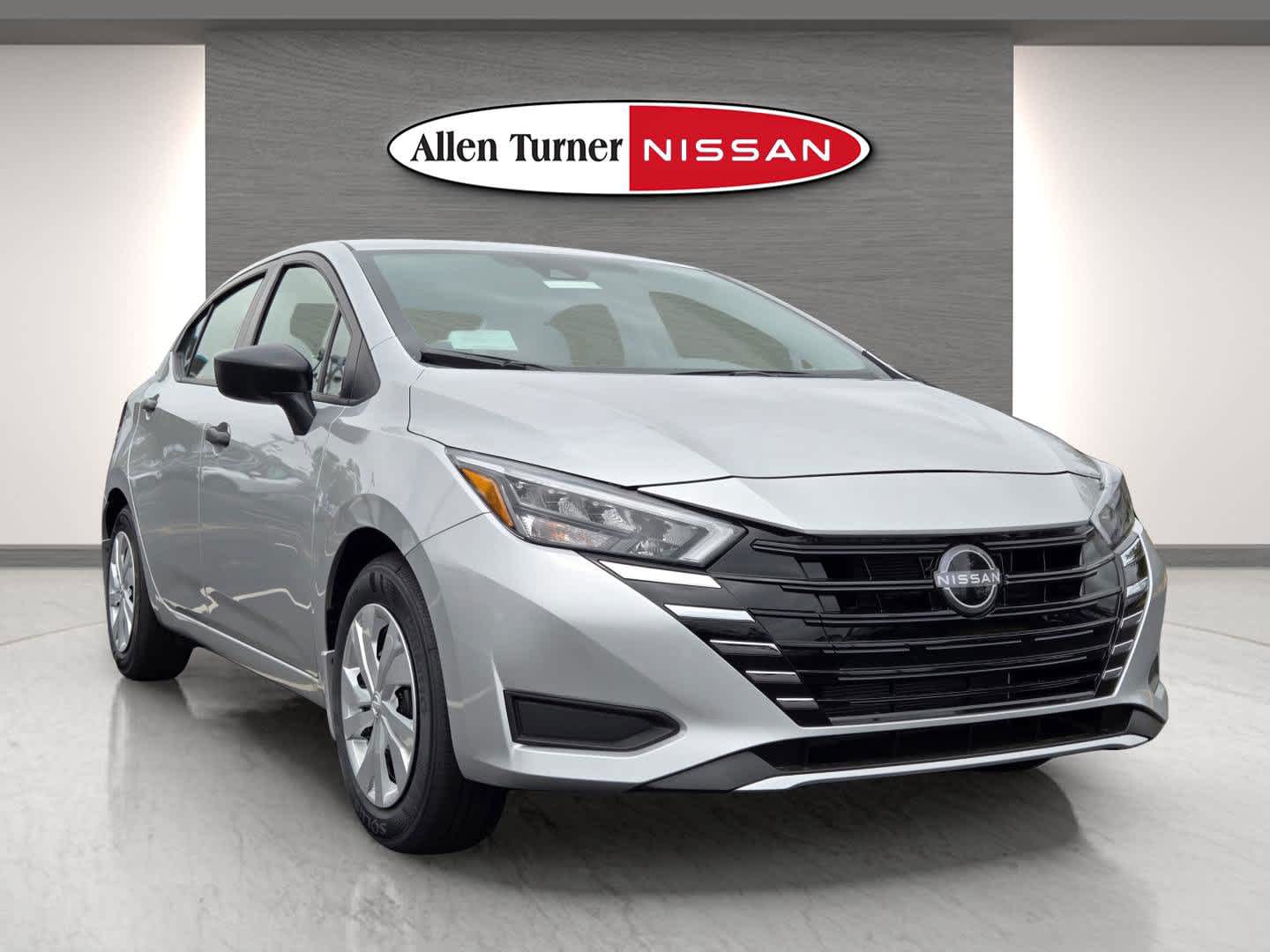 2025 Nissan Versa S photo 2