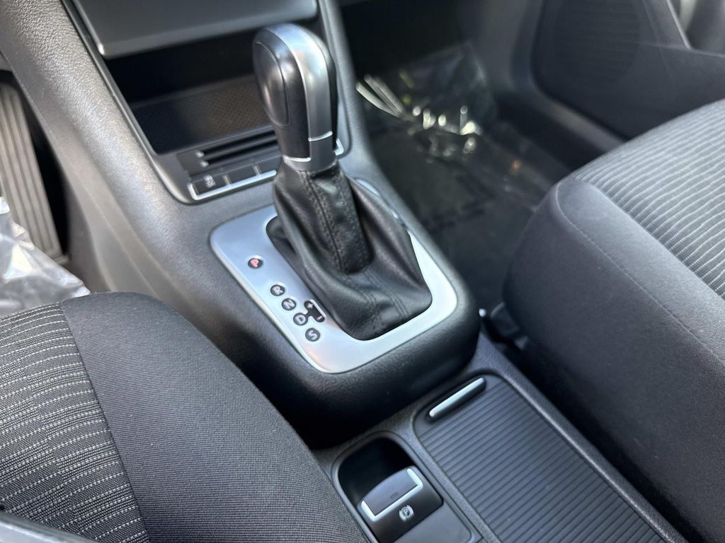 2017 Volkswagen Tiguan S photo 26