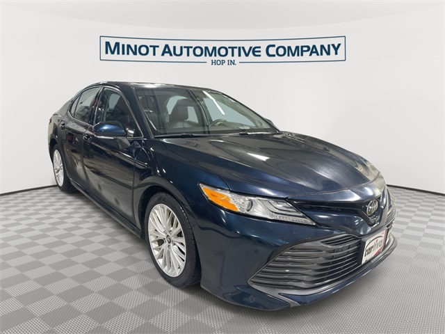 2019 Toyota Camry XLE's photo