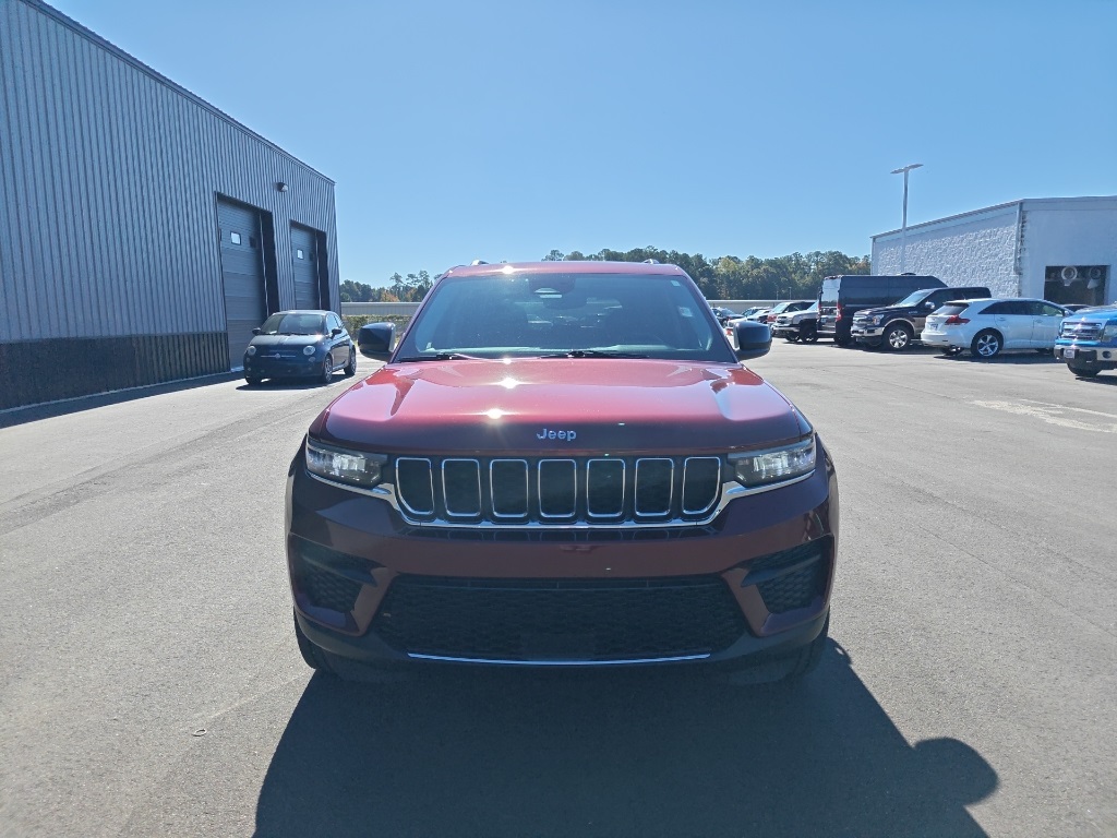 2023 Jeep Grand Cherokee Laredo photo 2