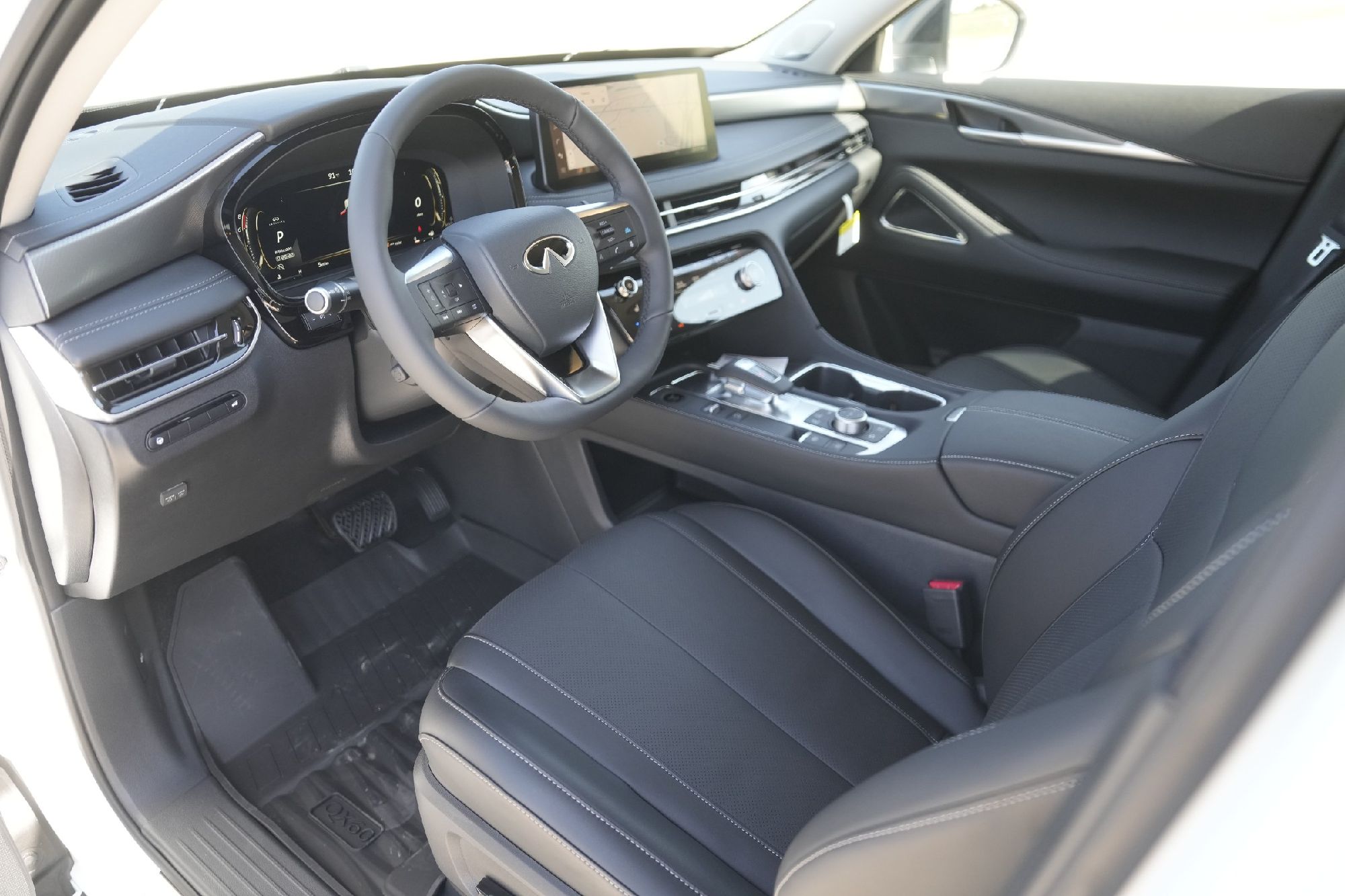 2026 Infiniti QX60 Luxe photo 6