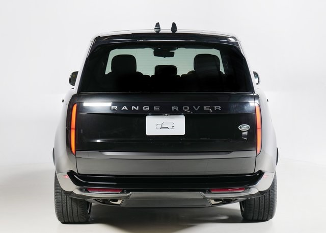 2023 Land Rover Range Rover SE photo 6
