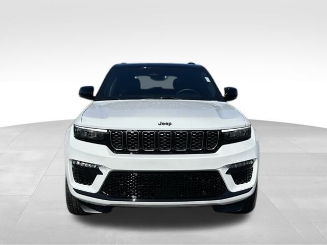 2025 Jeep Grand Cherokee Summit photo 8