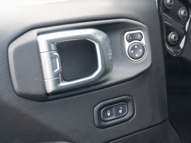 2022 Jeep Wrangler Unlimited Sahara photo 17