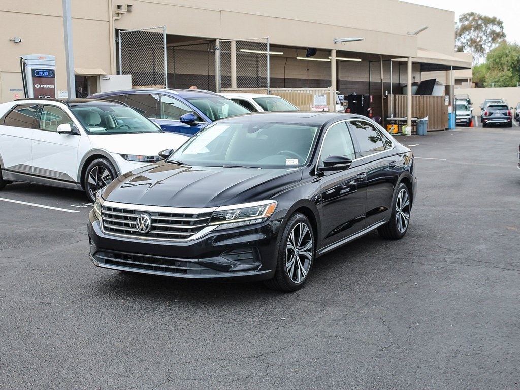 2020 Volkswagen Passat 2.0T SEL photo 2
