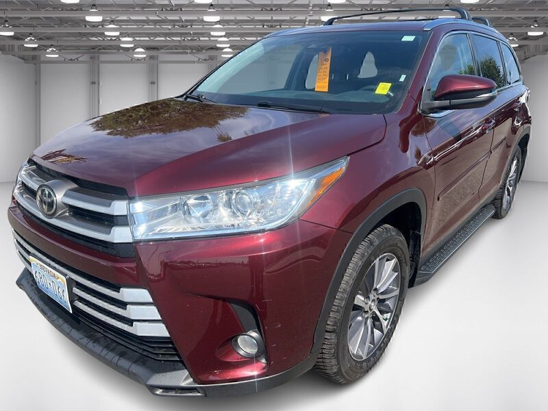 2019 Toyota Highlander XLE photo 2