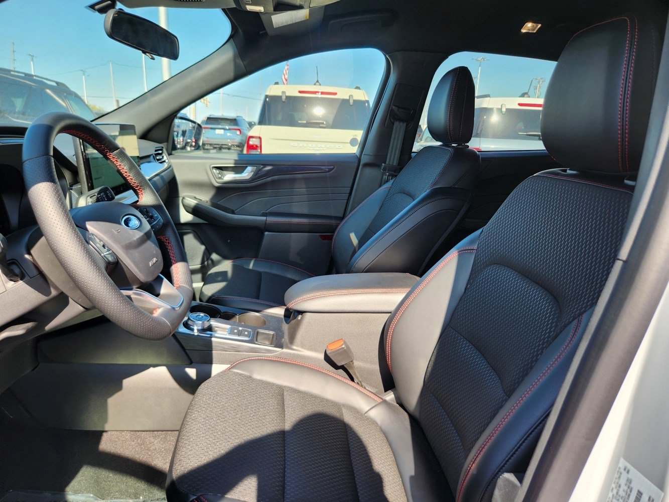 2025 Ford Escape ST-Line photo 16
