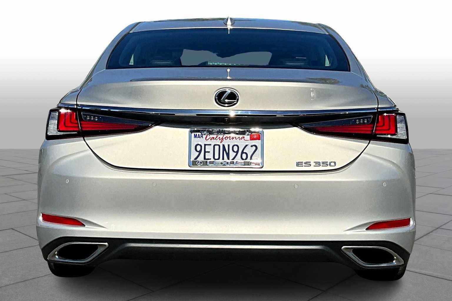 2023 Lexus ES 350 photo 4