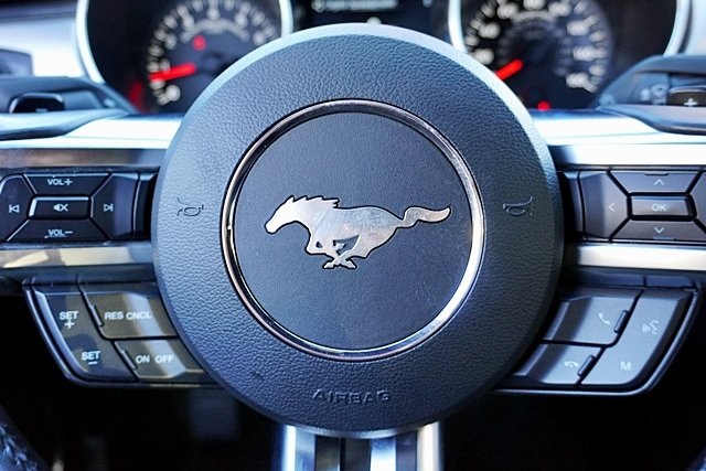 Used 2020 White Ford GT Premium image 29