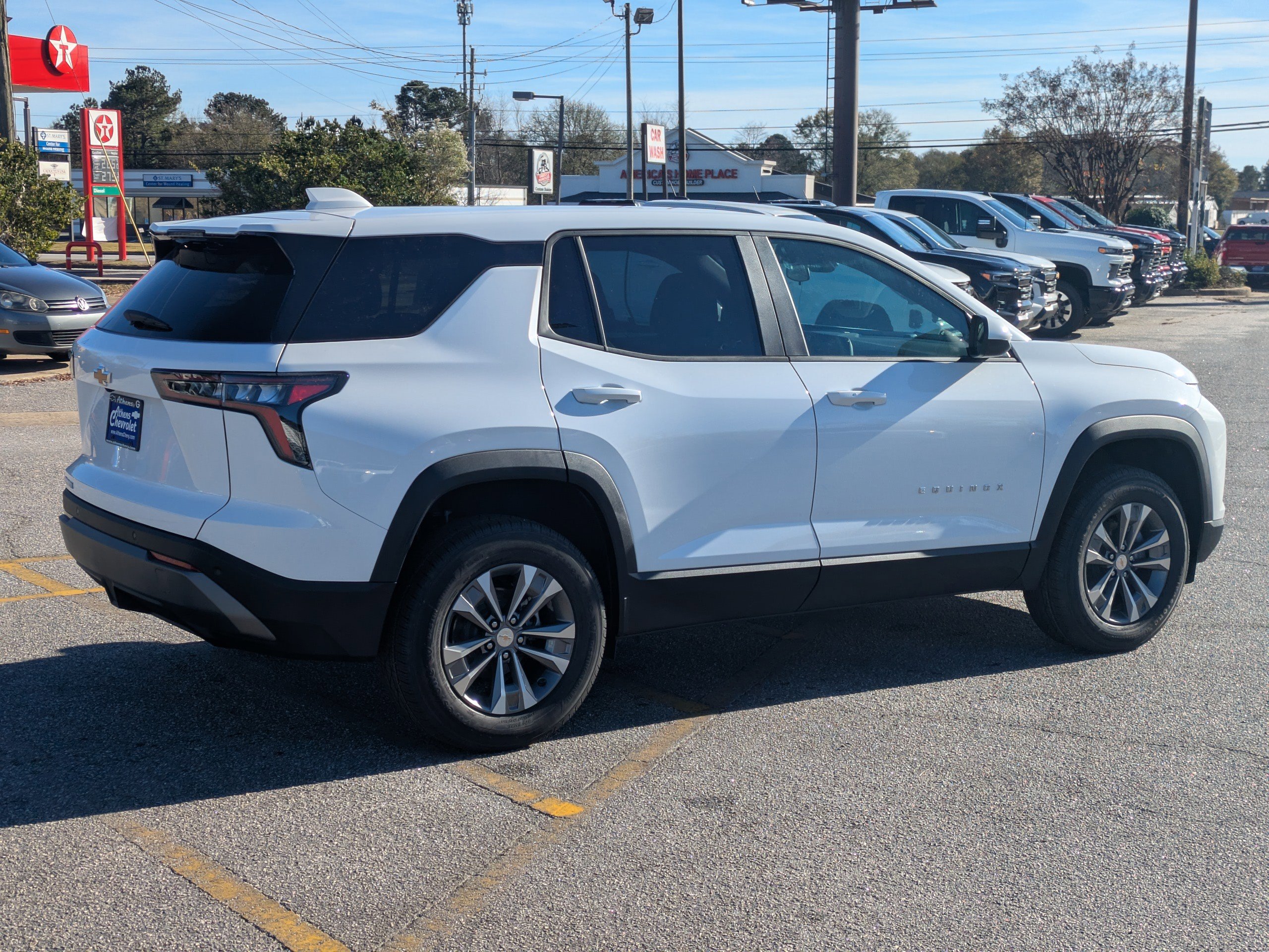 2026 Chevrolet Equinox LT photo 2