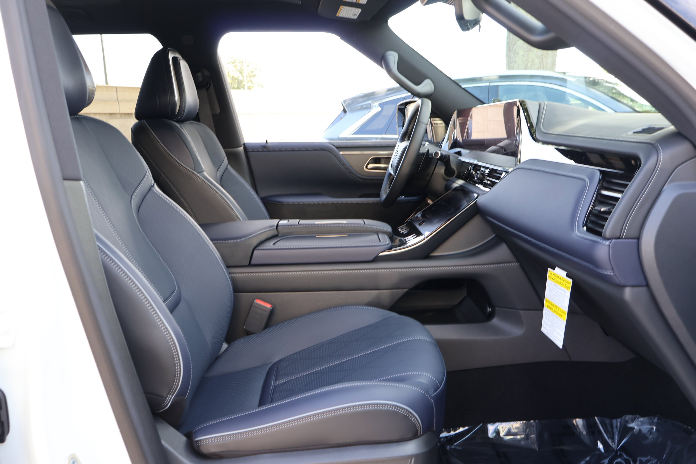 2026 Infiniti QX80 Sensory photo 21