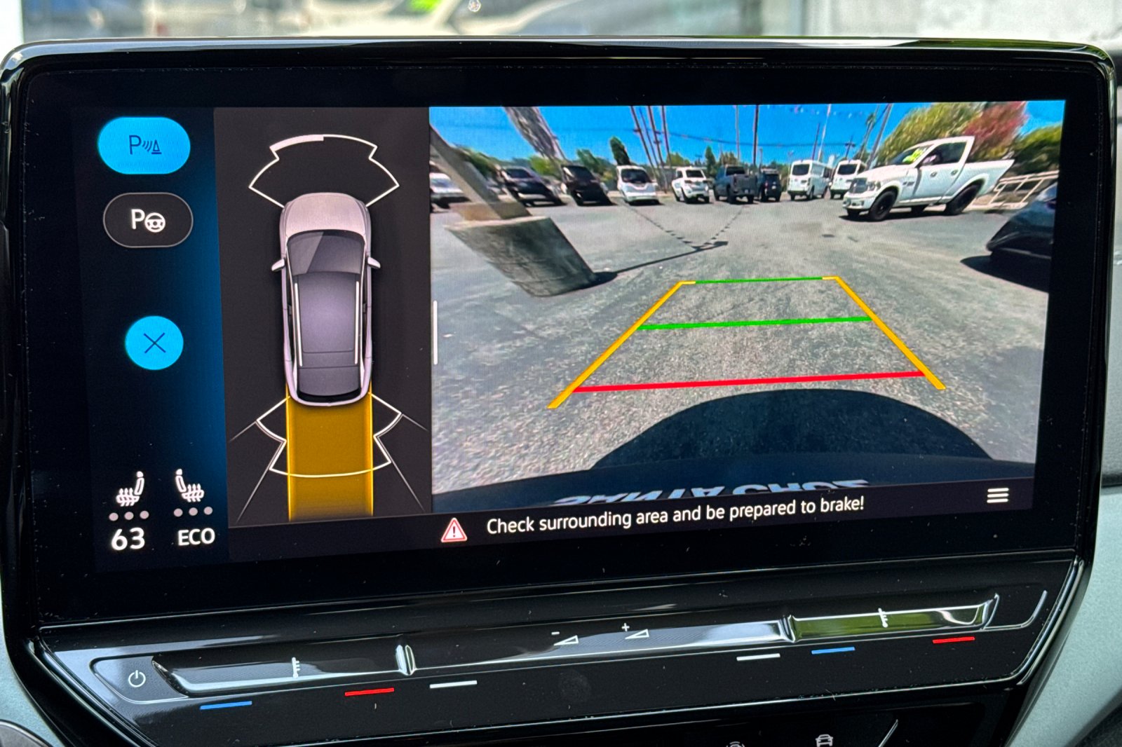 2023 Volkswagen ID.4 Pro photo 17