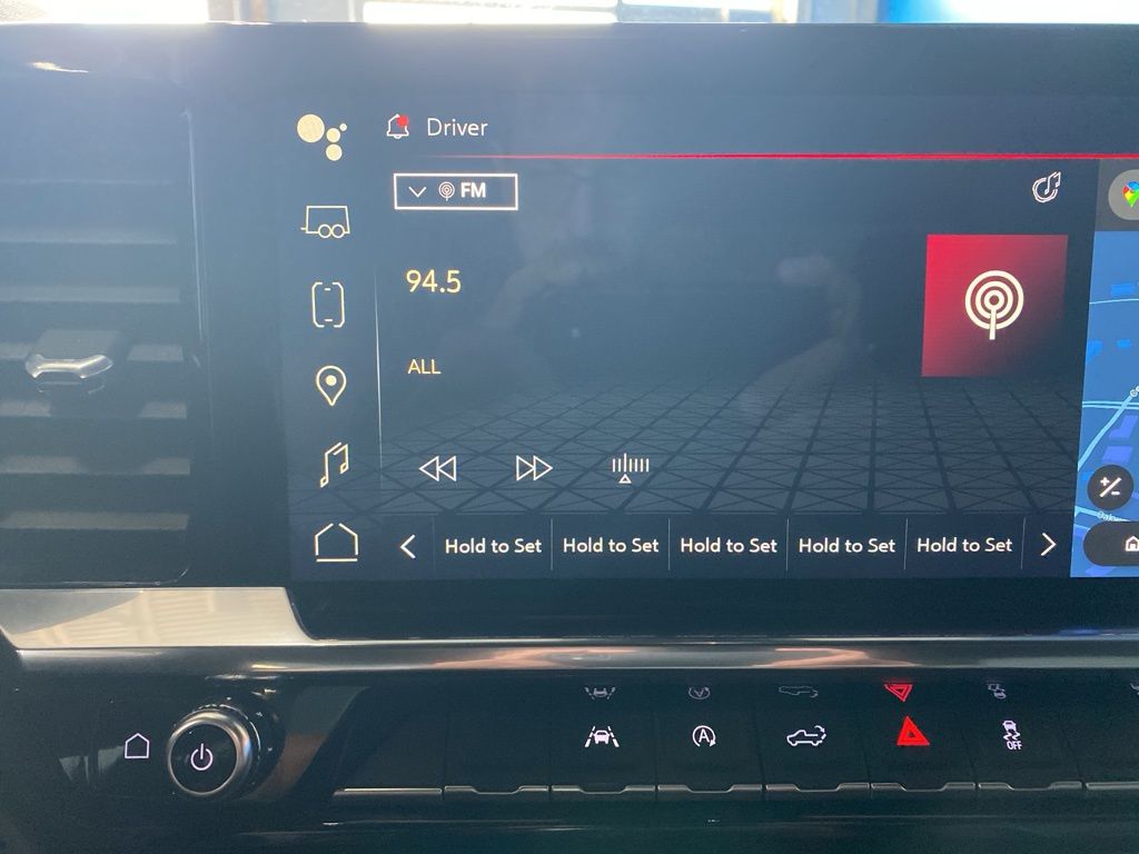 2025 Gmc Sierra 1500 SLT photo 2