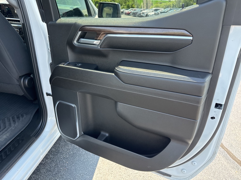 2023 Chevrolet Silverado 1500 RST photo 32