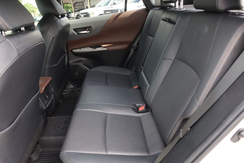 2021 Toyota Venza Limited photo 19