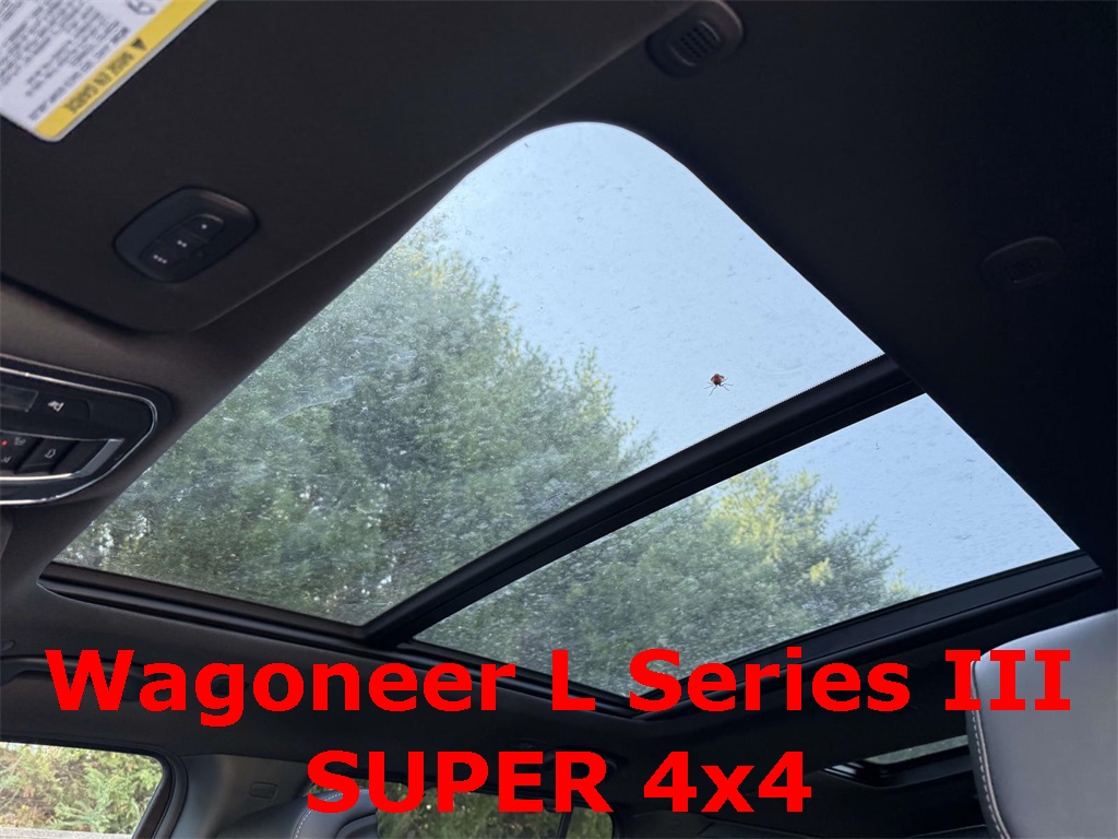 2025 Jeep Wagoneer L Series III photo 3