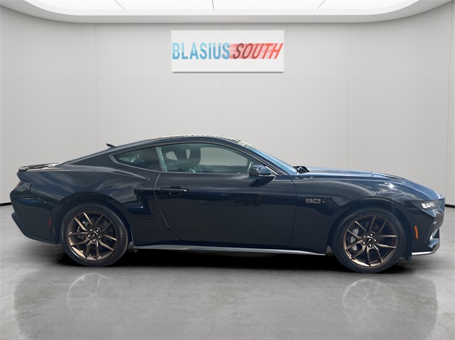 2024 Ford Mustang GT Premium photo 2